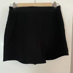 Loose Black Skort